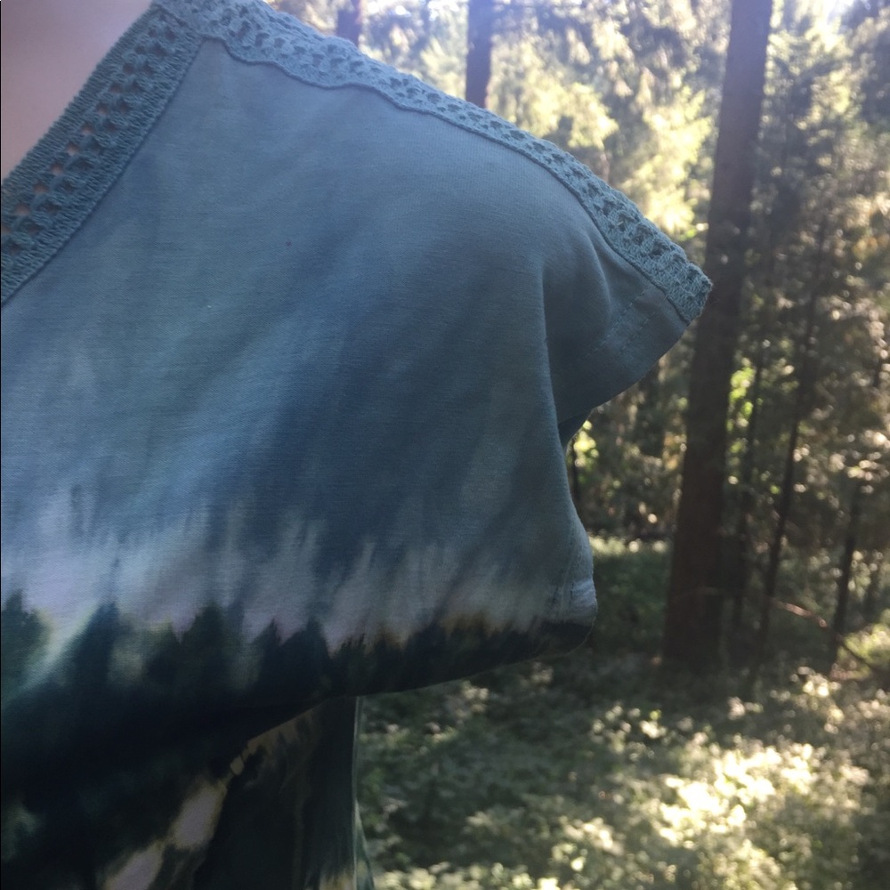 Greater Good , short sleeve tie dyed green t- top - Picture 4 of 8